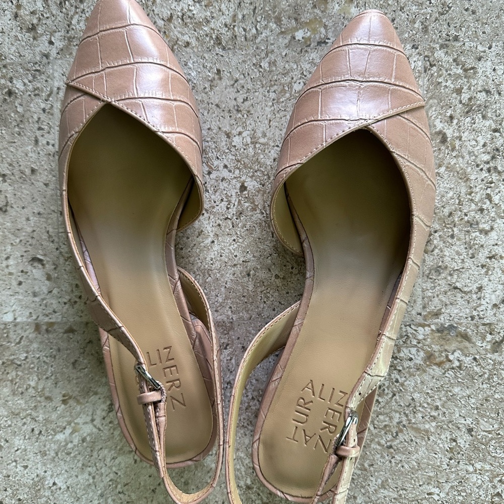 Naturalizer Women's Beige Croc-Embossed Flats